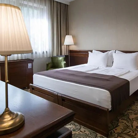 Hotel & Palic