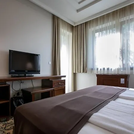 & Hotel