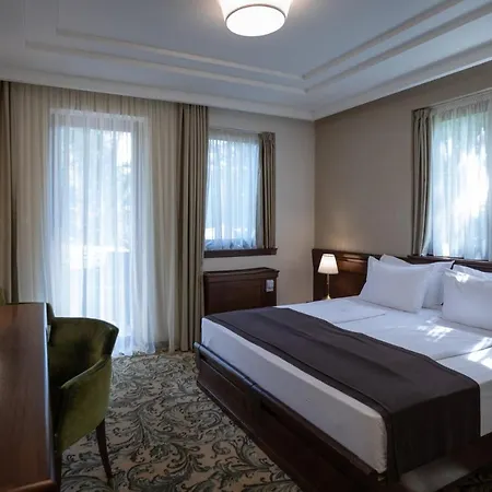 & Hotel