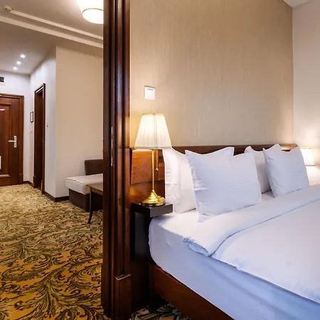& 4* Palic