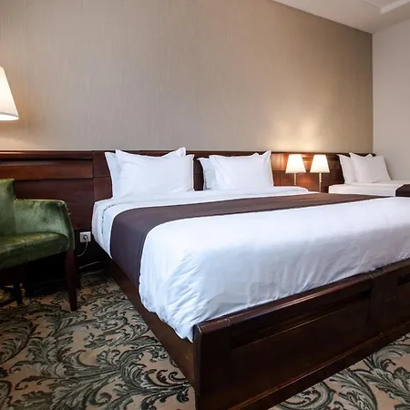 Hotel &
