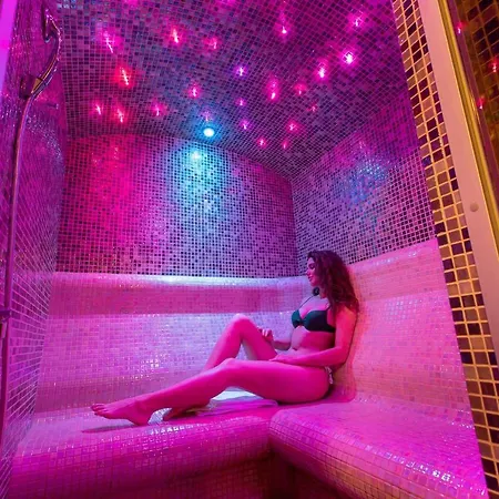 Hotel &