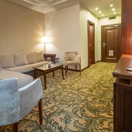 Hotel & Palic